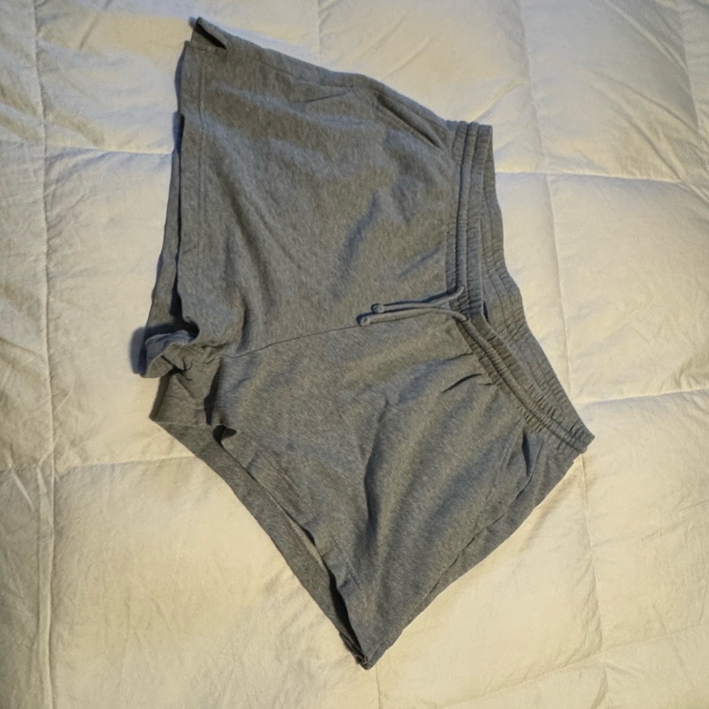 Old Navy Women's Athletic Shorts in Gray sweatpant material